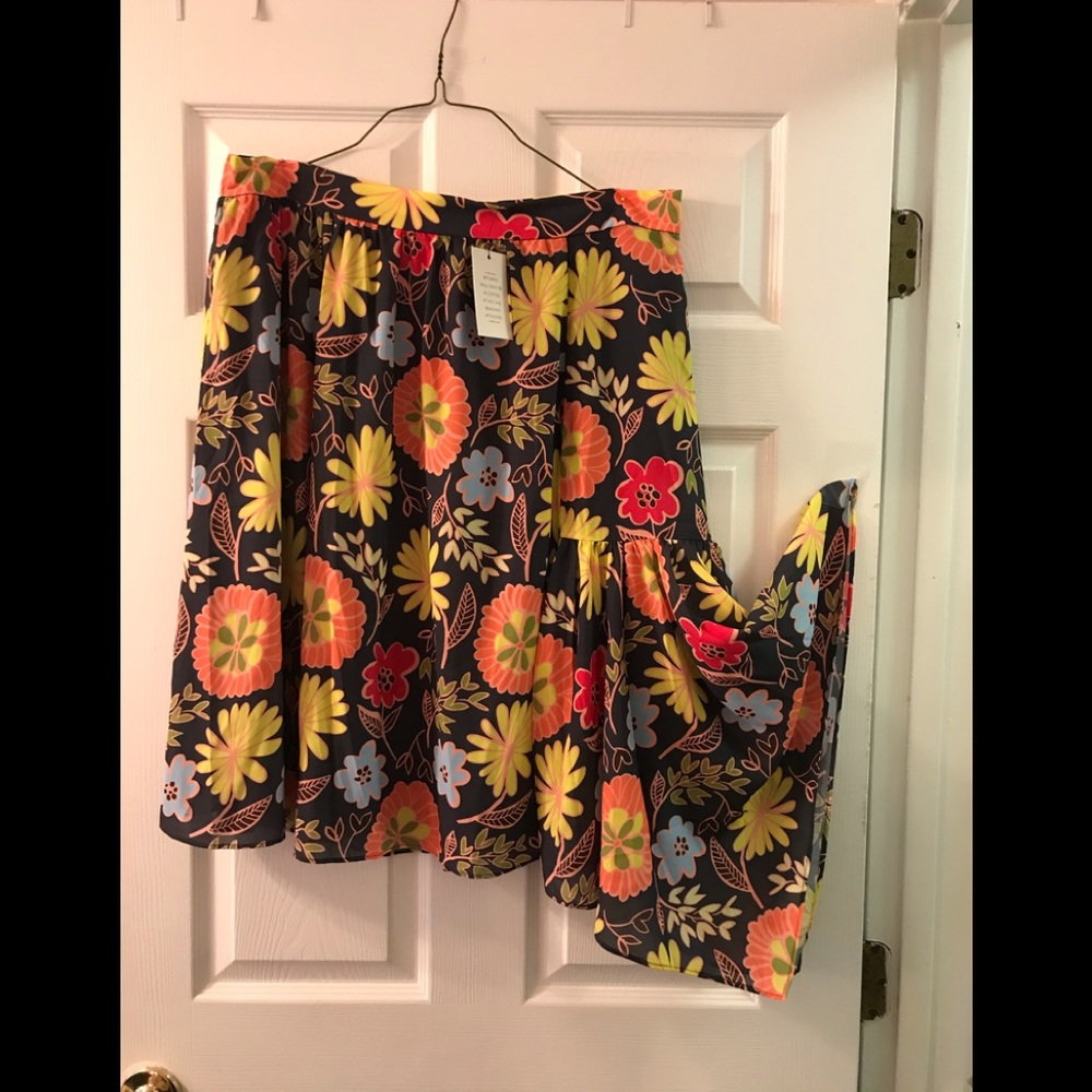 Misses below the knee length skirt
